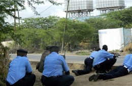 Hàng chục cảnh sát bị sát hại tại Kenya và Afghanistan 